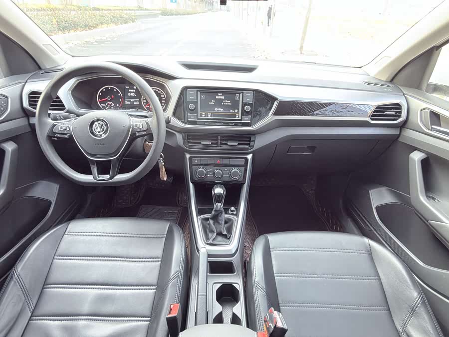 Volkswagen T-Cross 2020 #14 Volkswagen T-Cross 2020 car image #14