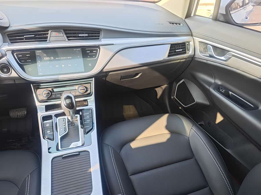 GEELY 2019 car image #14
