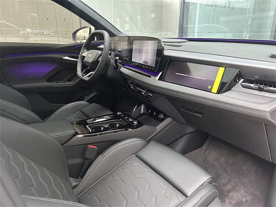 Audi Q6L e-tron 2025 car image #14