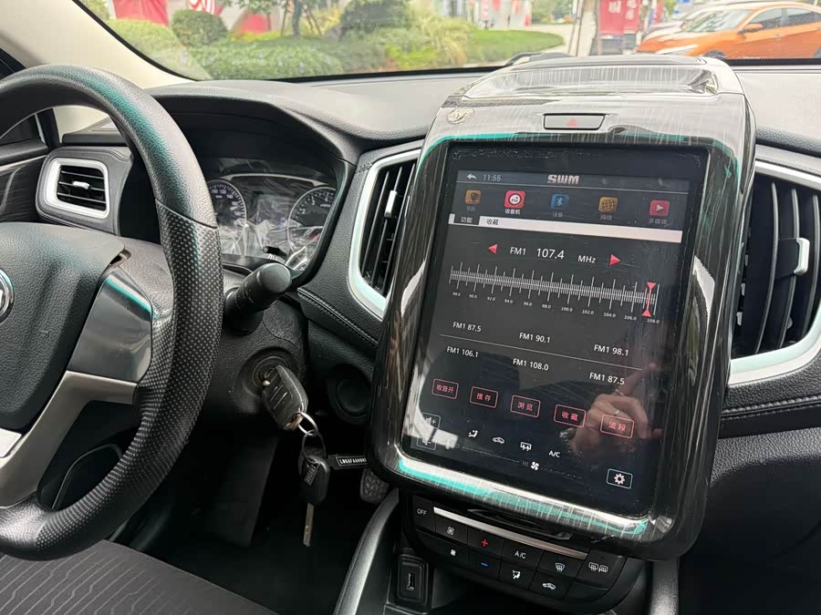 SWM X7 2018 imagen de coche #14