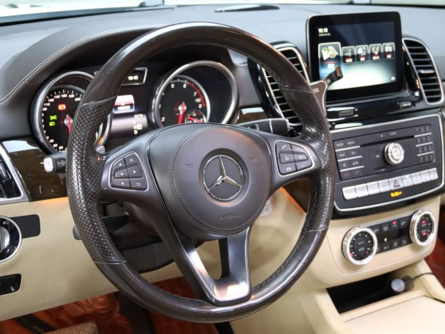 Mercedes-Benz 2016 car image #14