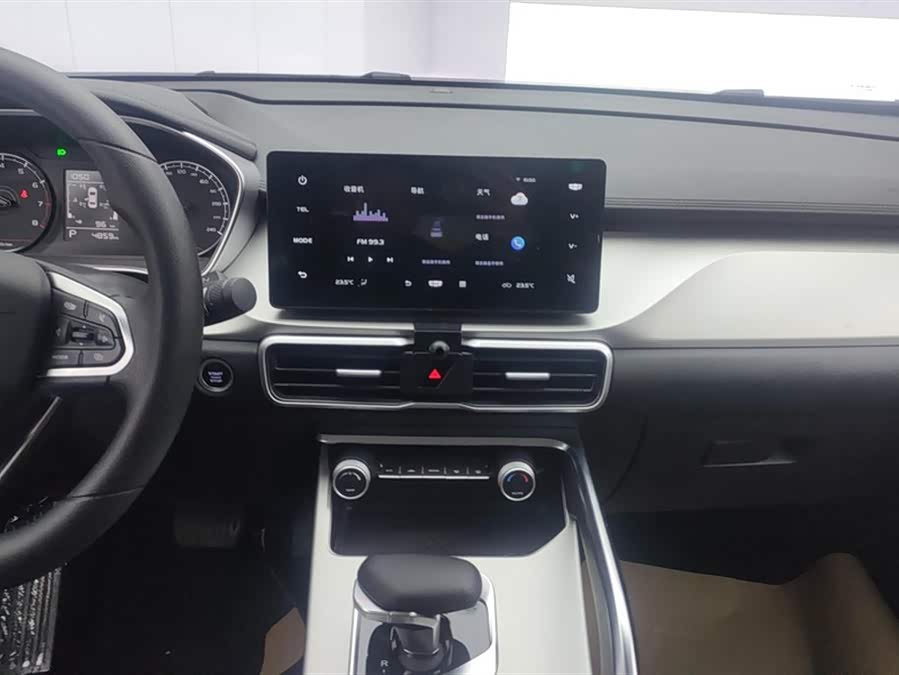 GEELY Coolray 2025 car image #14