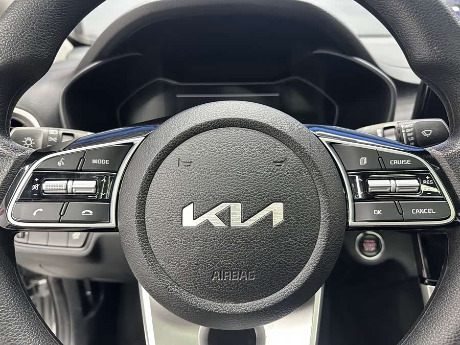 Kia K3 2021 car image #14