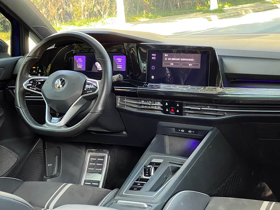 Volkswagen Golf 2023 car image #14