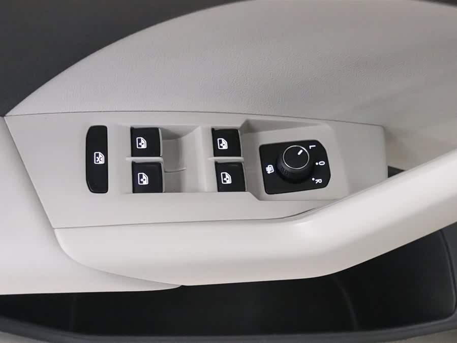 Volkswagen T-Cross 2022 car image #14