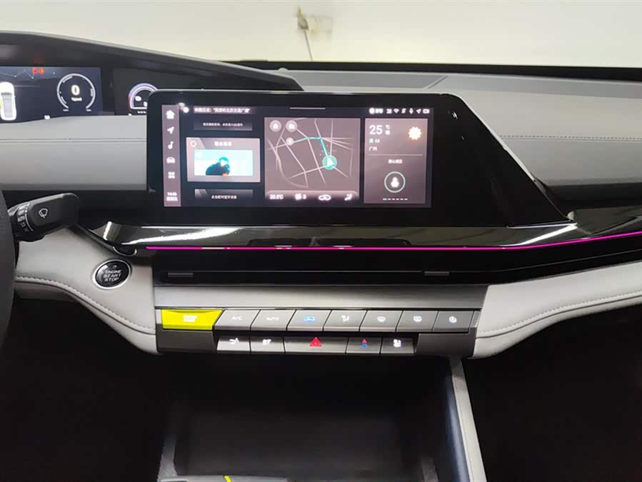 Changan UNI-V iDD 2023 car image #14