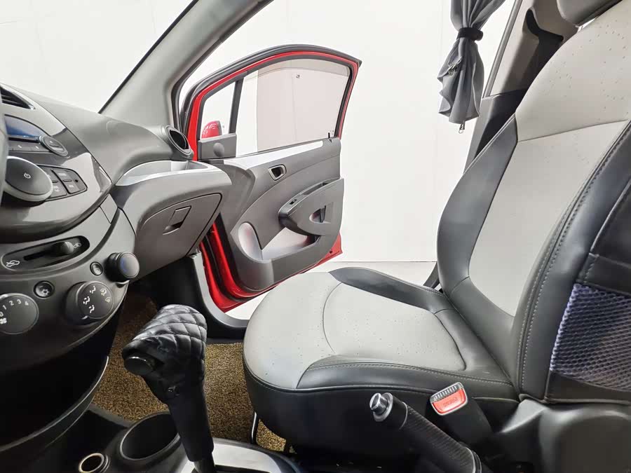 Chevrolet Spark 2011 car image #14