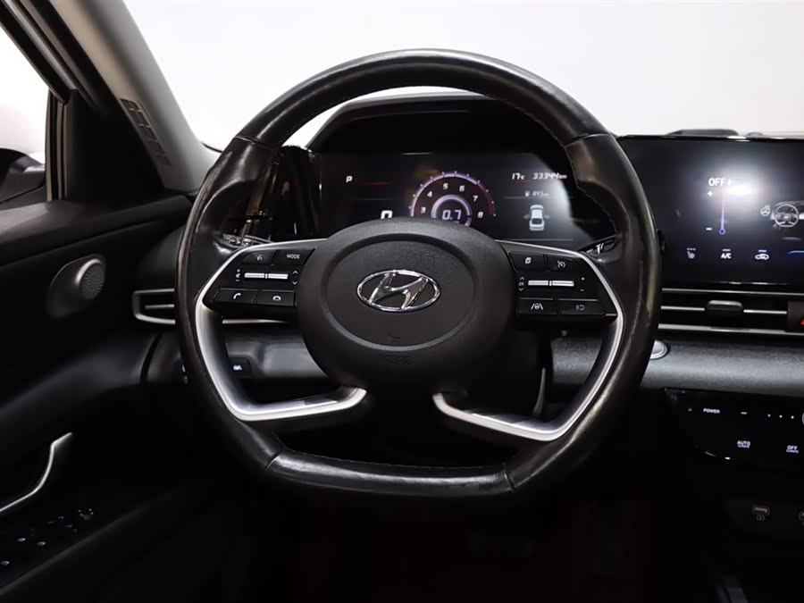 Hyundai C3R 2021 car image #14