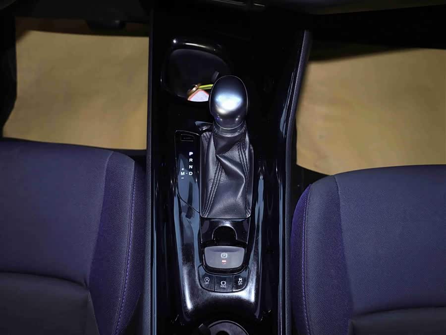 Toyota C-HR 2018 car image #14