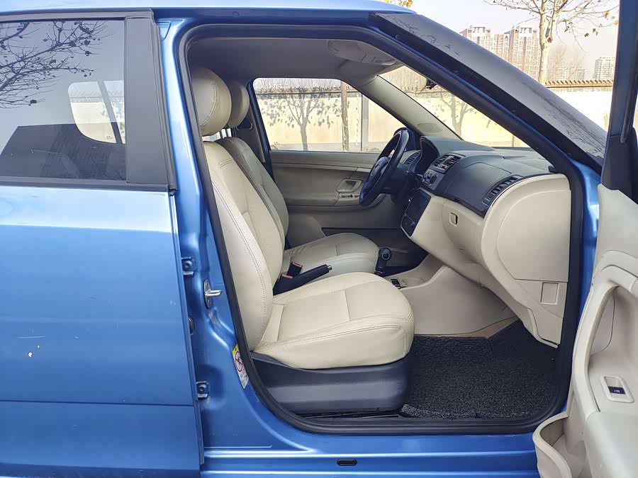 Skoda Fabia 2013 immagine di auto #14