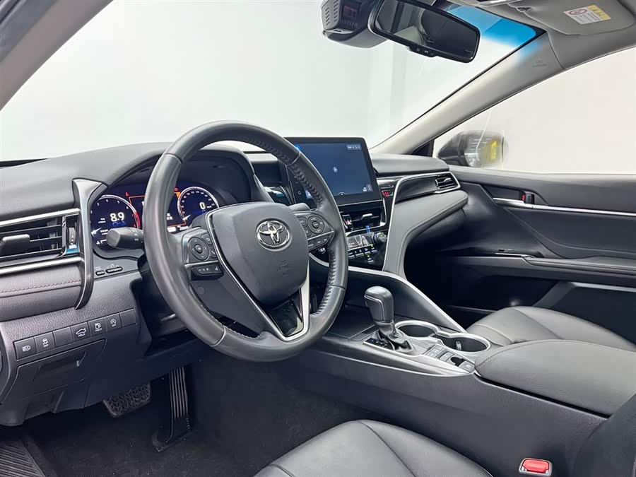 Toyota Camry 2021 car image #14