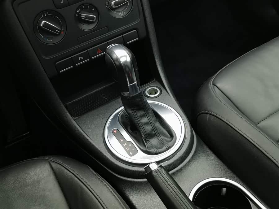 Volkswagen Beetle 2013 car image #14