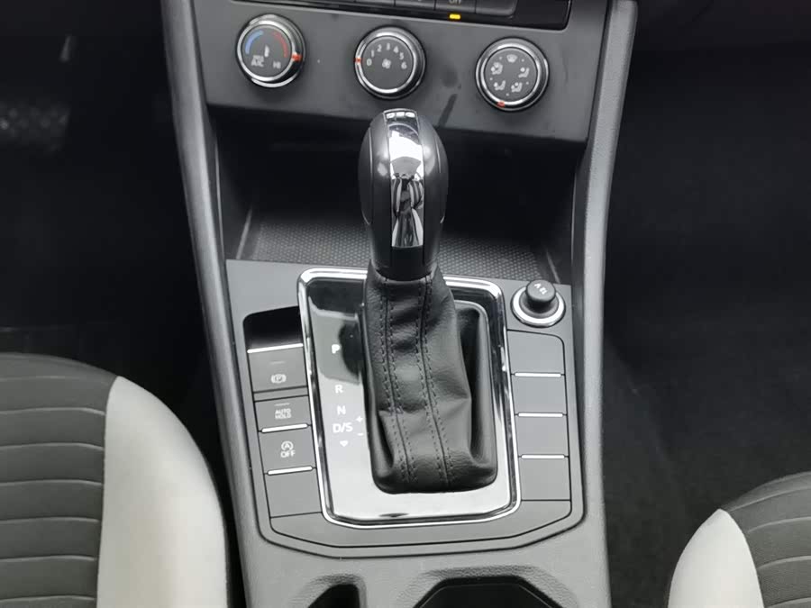 Volkswagen Bora 2024 car image #14