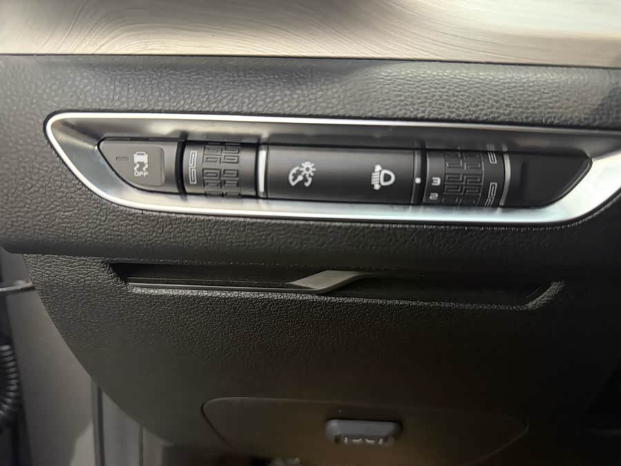 GEELY Coolray 2021 car image #14