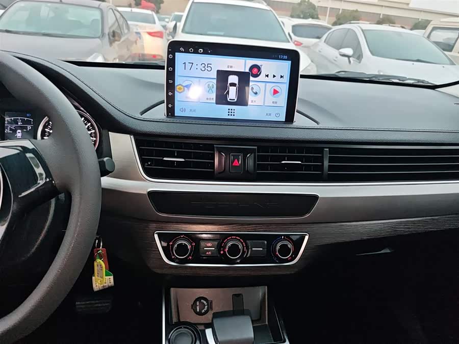 Forthing T5 2023 #14 Forthing T5 2023 immagine di auto #14