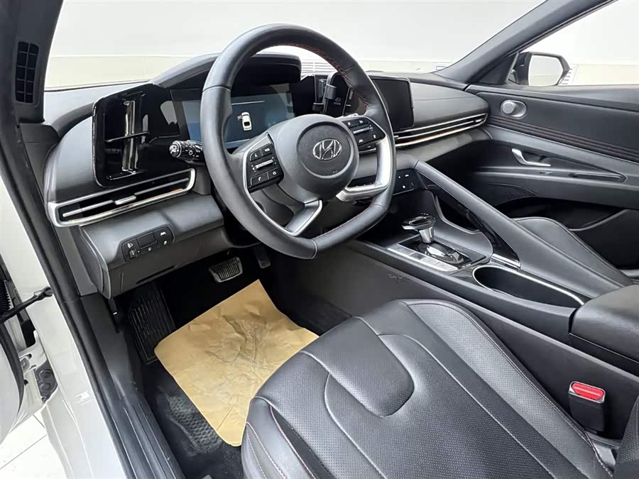 Hyundai Elantra 2022 car image #14