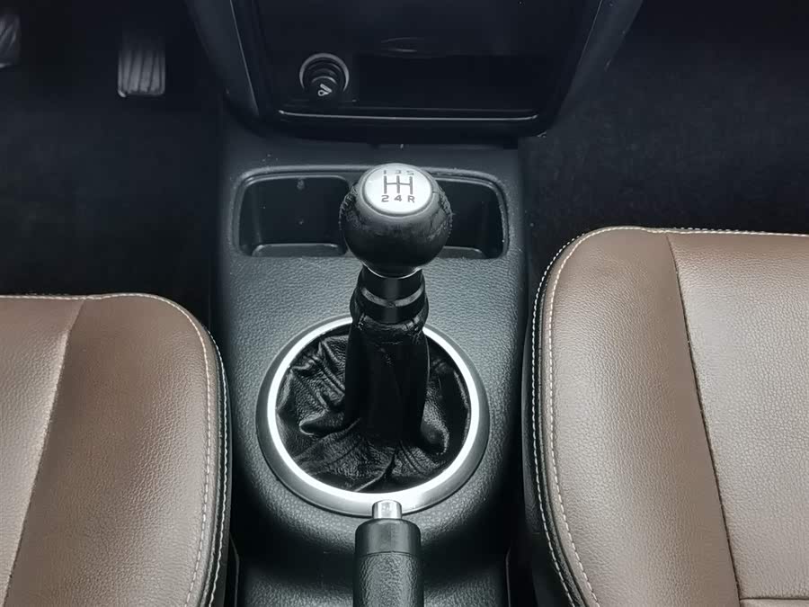 Suzuki SX4 2013 car image #14