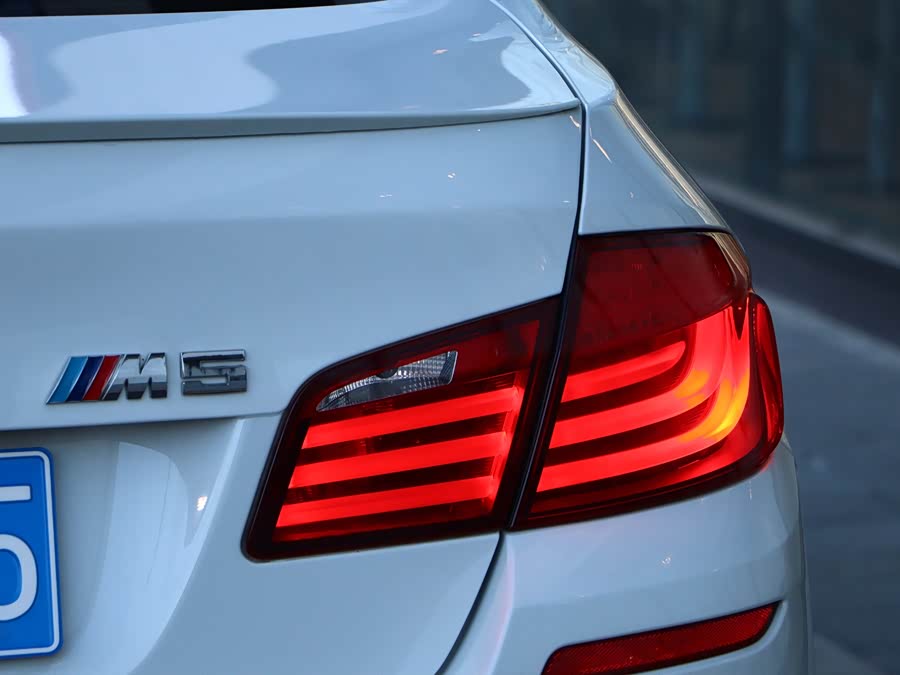 BMW M5 2013 #14 BMW M5 2013 car image #14