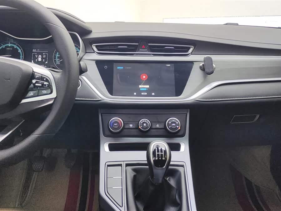 GEELY Emgrand 2021 car image #14