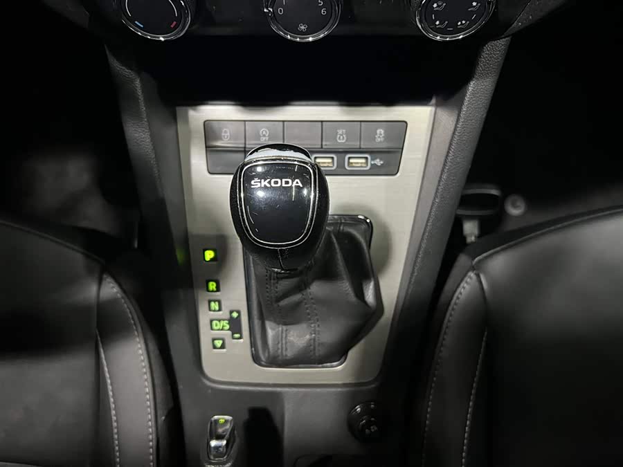 Skoda Octavia 2021 car image #14