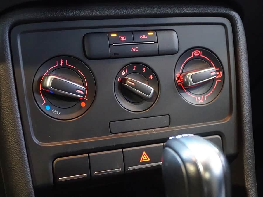 Volkswagen Beetle 2012 immagine di auto #14