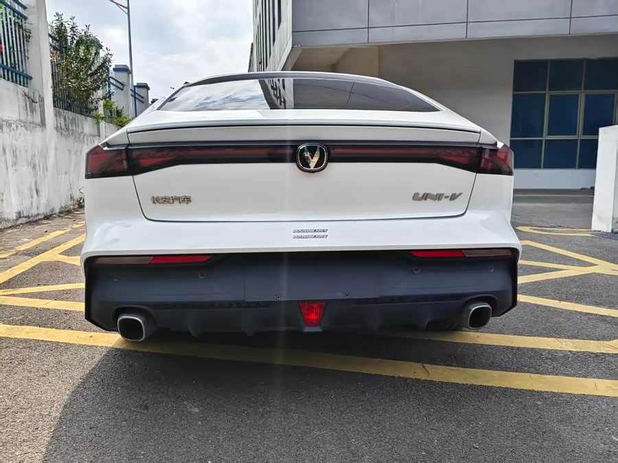 Changan UNI-V 2022 car image #14