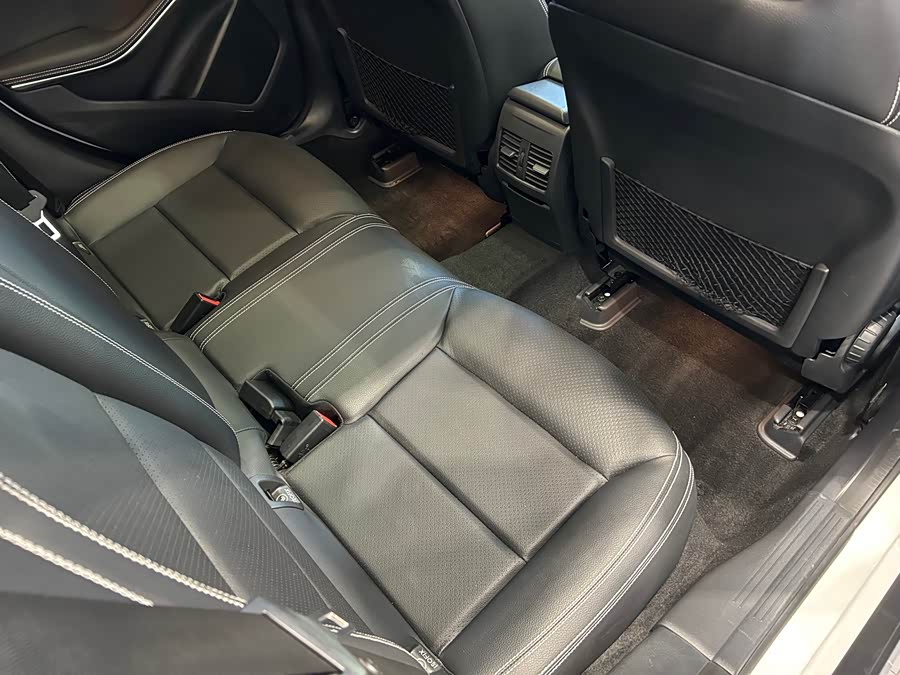 Mercedes-Benz GLA Class 2020 car image #14