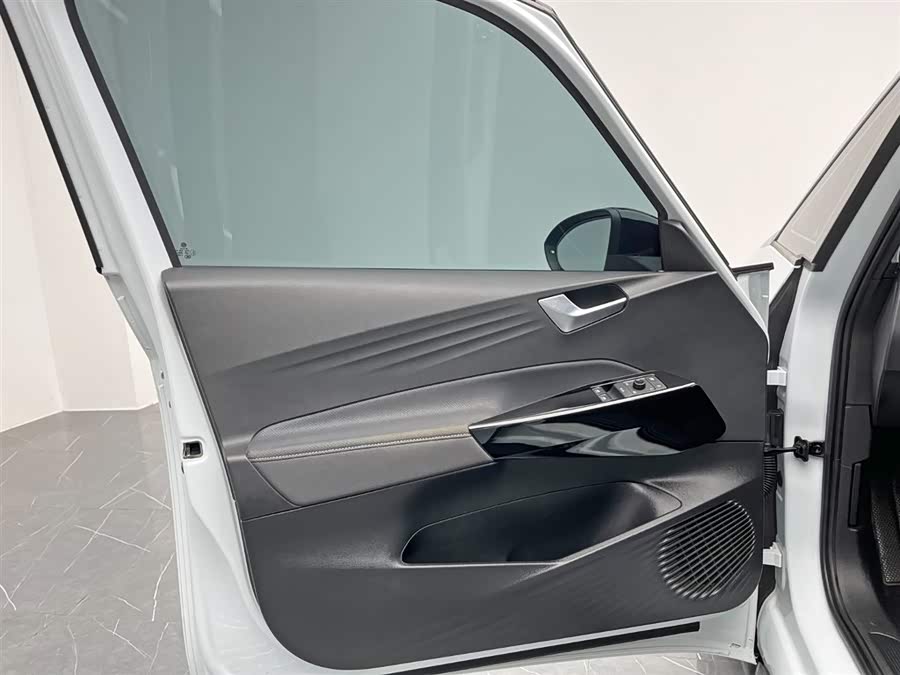Volkswagen ID.3 2023 car image #14