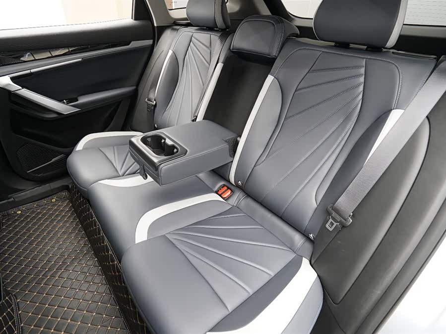 GEELY Boyue L 2024 car image #14