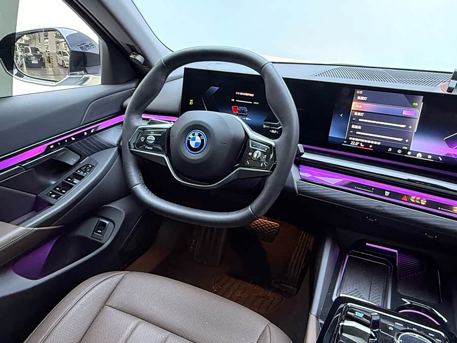 BMW i5 2024 car image #14