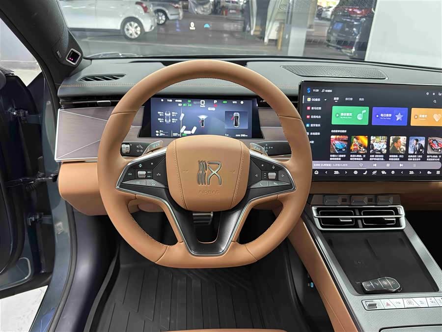 BYD HanL 2025 car image #14