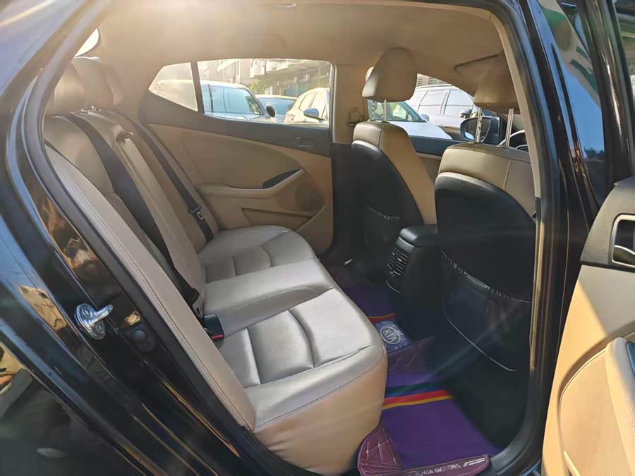 Kia K5 2016 car image #14
