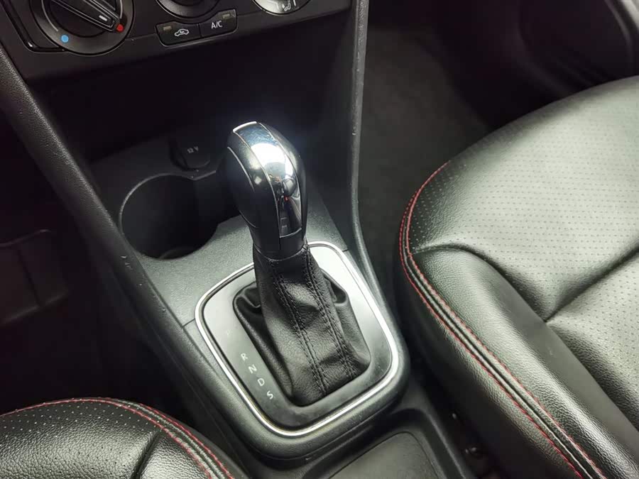Volkswagen Polo 2017 car image #14