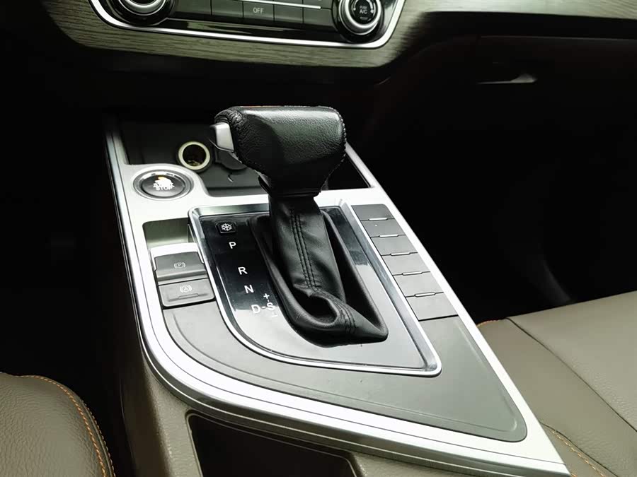 Forthing JOYEAR X5 2017 صورة سيارة #14