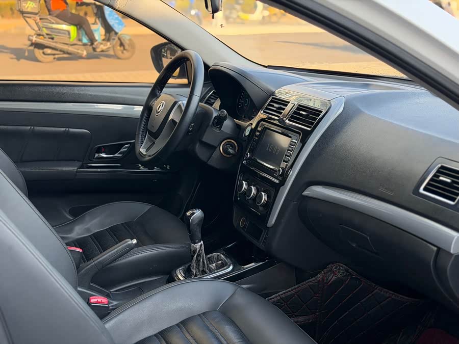 Forthing JOYEAR S50 2018 imagem de carro #14