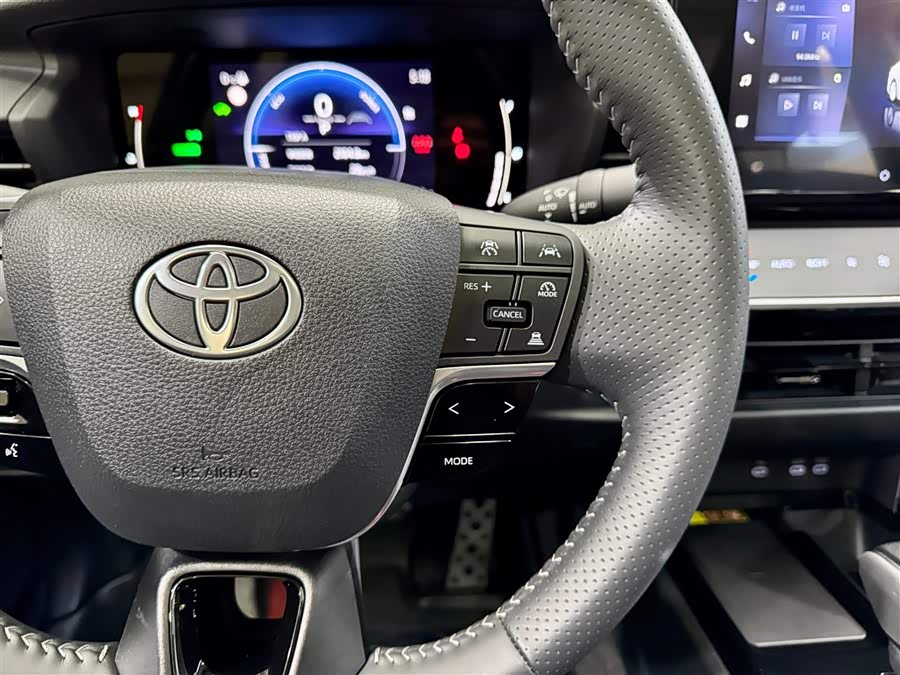 Toyota Camry 2025 car image #14