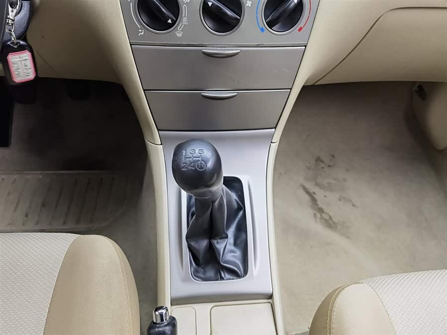 Toyota Corolla (Classic) 2014 immagine di auto #14