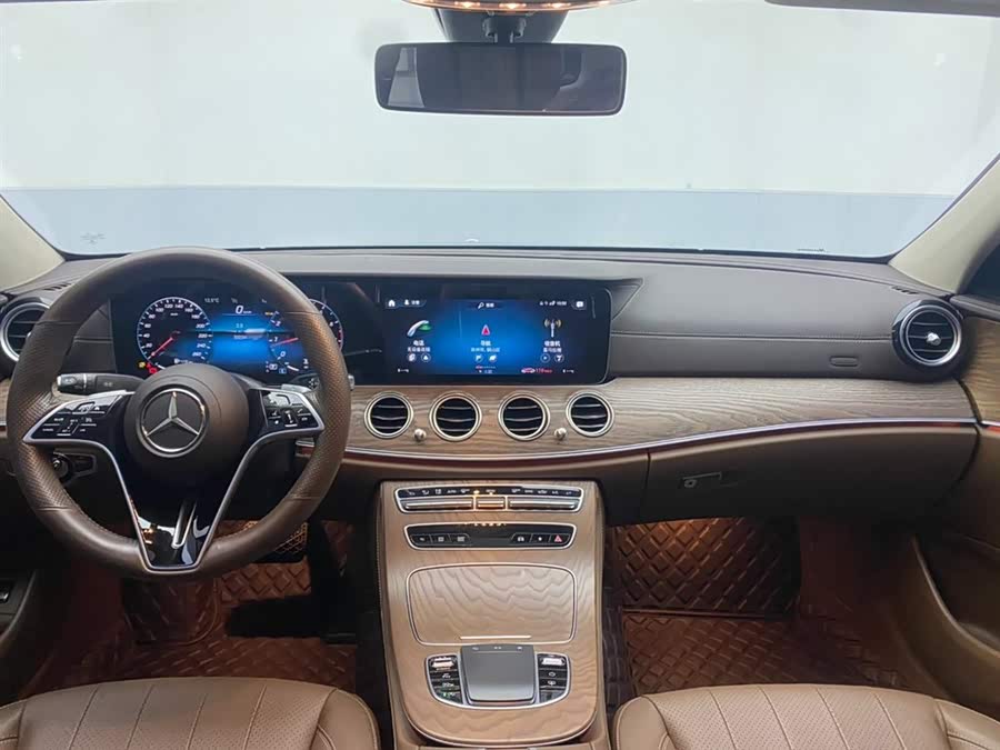 Mercedes-Benz E Class 2023 car image #14