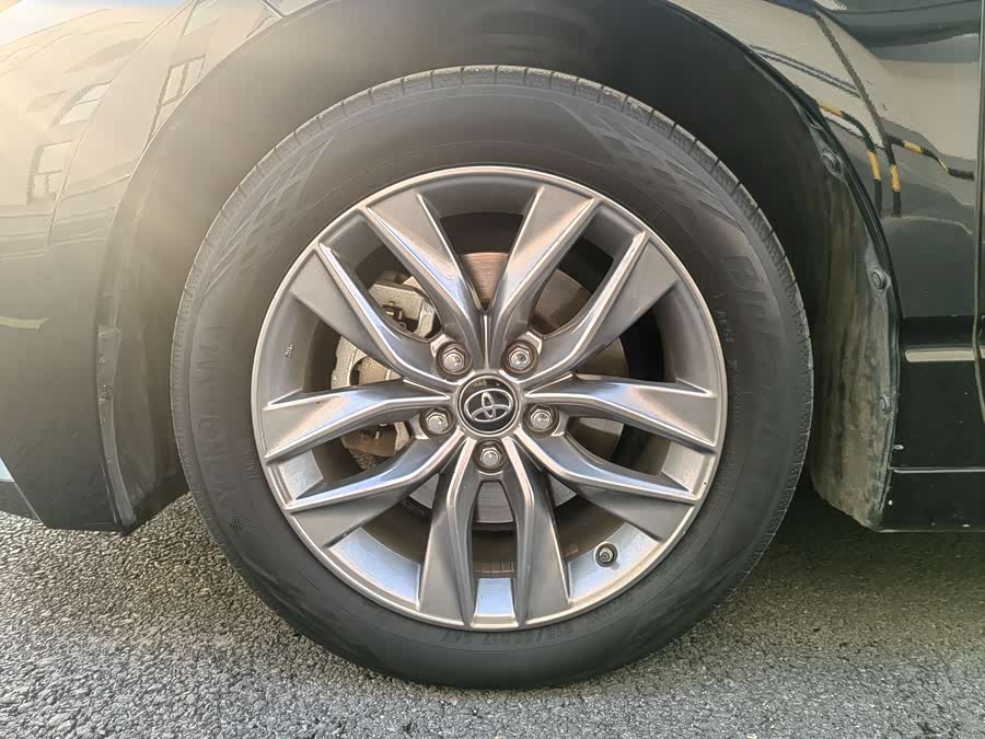 Toyota Avalon 2022 car image #14