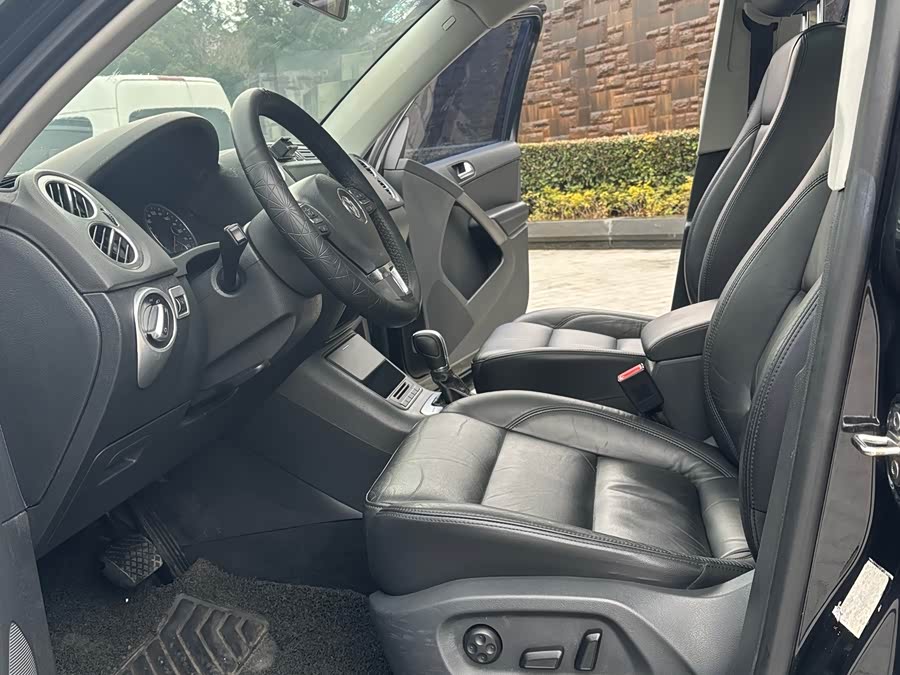 Volkswagen Tiguan 2013 #14 Volkswagen Tiguan 2013 car image #14