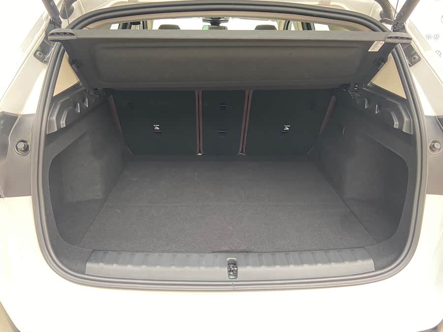 BMW iX1 2025 صورة سيارة #14