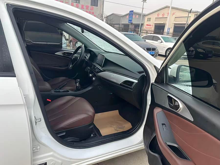 Soueast A5 Wing Dance 2019 #14 Soueast A5 Wing Dance 2019 car image #14