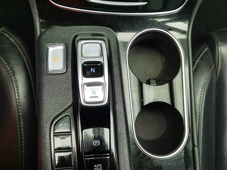 Hyundai Santa Fe 2019 car image #14
