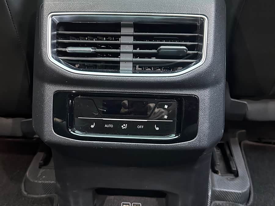 Volkswagen Talagon 2022 car image #14