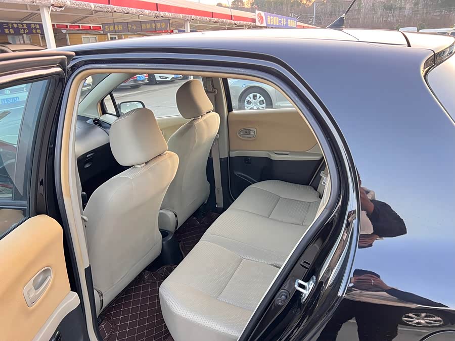 Toyota Yaris 2010 imagen de coche #14