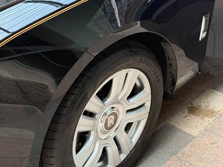 劳斯莱斯 古思特 2022 汽车图片 #14