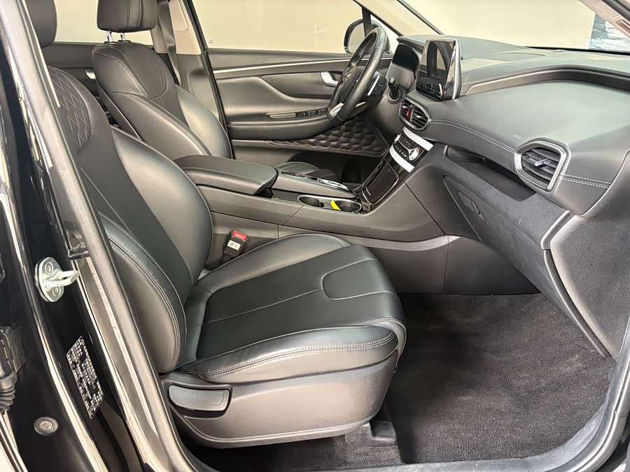 Hyundai Santa Fe 2021 car image #14