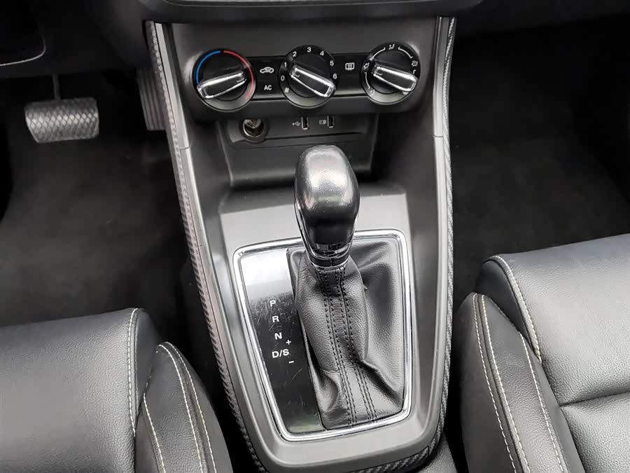 MG ZS 2019 car image #14