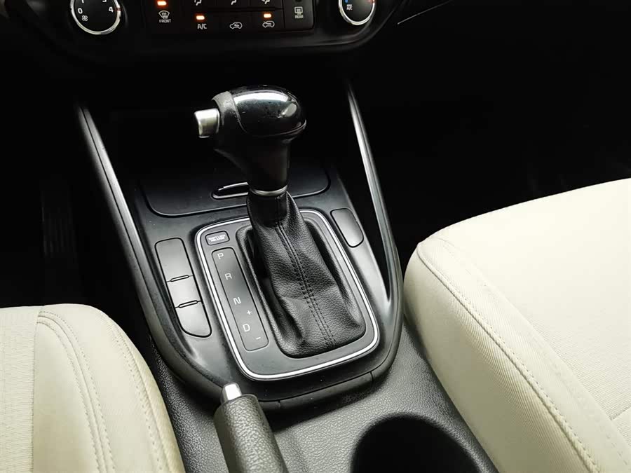 起亚 佳乐 2014 汽车图片 #14