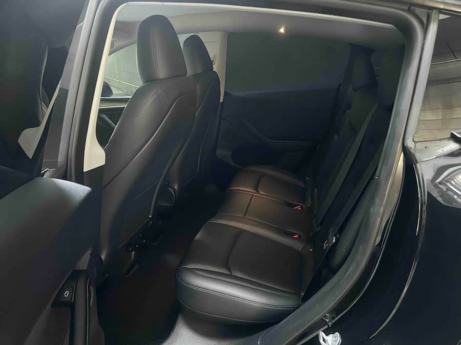 Tesla Model Y 2023 #14 Tesla Model Y 2023 car image #14